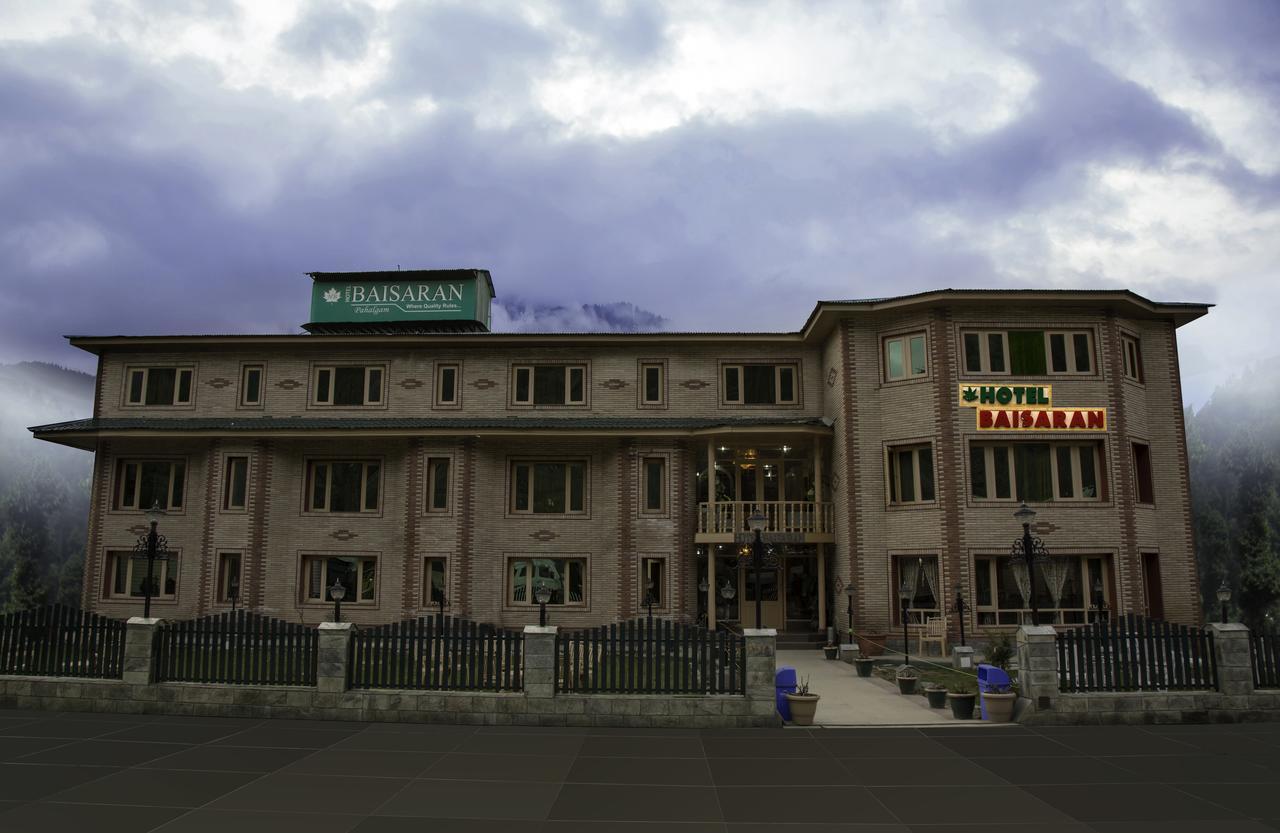 Hotel Baisaran Pahalgam Exterior photo